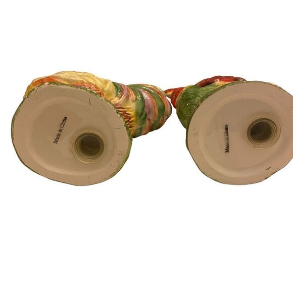 Vintage Rooster and Hen Farmhouse Americana Salt and Pepper Shakers - Picture 11 of 13